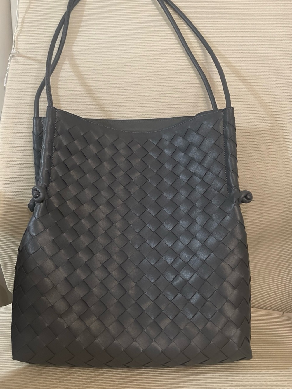 BRAND NEW FM2050 Dark grey woven faux leather tote bag